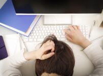 外注化　必要か？